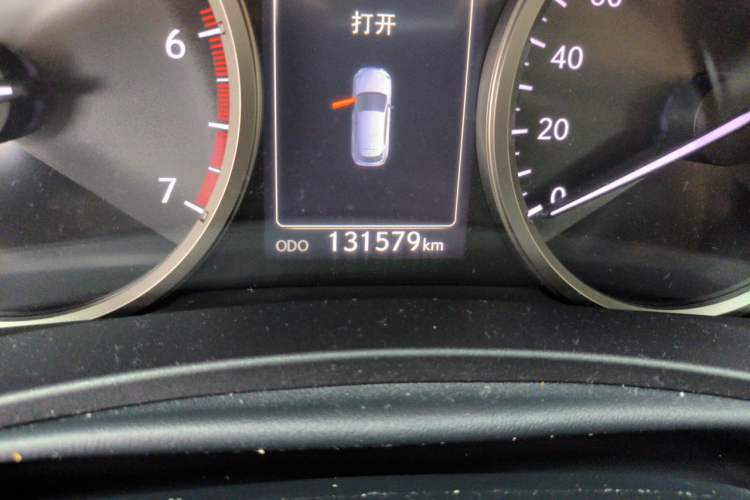 Used Lexus NX 2015 200T All-Wheel-Drive Fēngshàng Edition Odometer Close Up