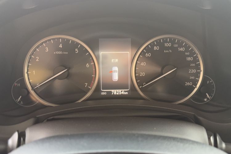 Used Lexus NX 2015 200T All-Wheel-Drive Fēngshàng Edition Odometer Close Up