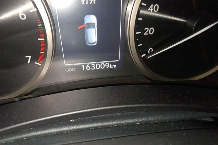 Used Lexus NX 2015 200 Front-Wheel Drive X-Trail SE Edition Odometer Close Up