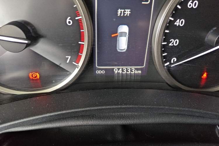 Used Lexus NX 2015 200T All-Wheel-Drive Fēngshàng Edition Odometer Close Up