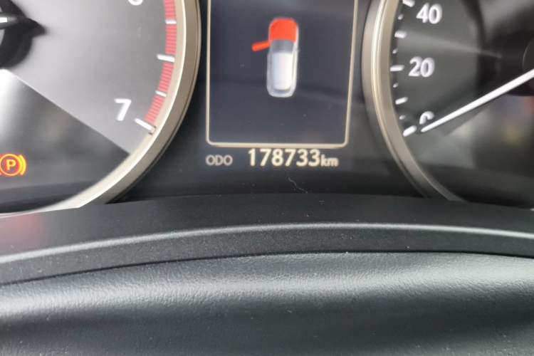Used Lexus NX 2015 200 All-Wheel Drive Fēngshàng Edition Odometer Close Up