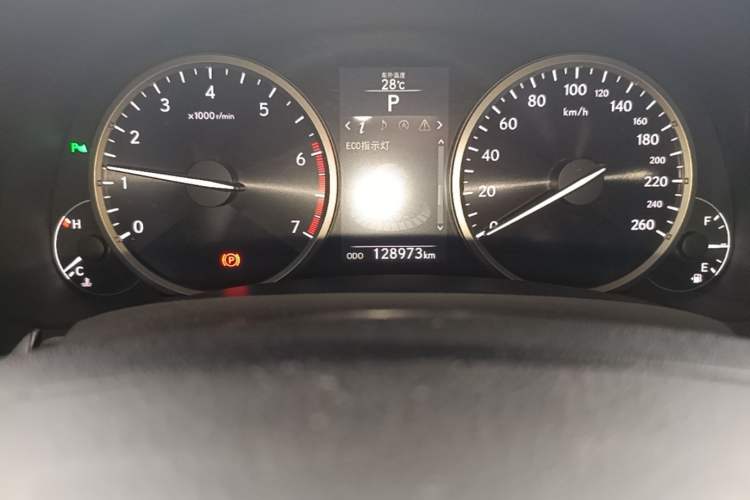 Used Lexus NX 2015 200T All-Wheel-Drive Fēngshàng Edition Odometer Close Up