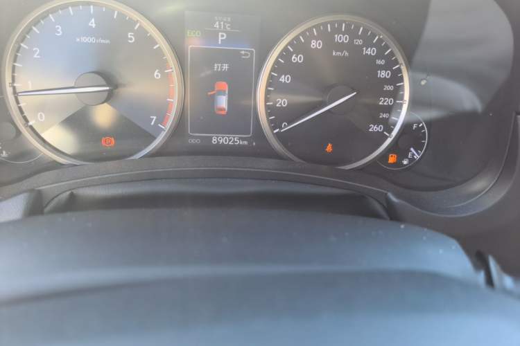 Used Lexus NX 2015 200T All-Wheel-Drive Fēngshàng Edition Odometer Close Up
