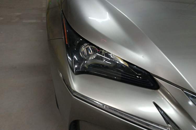 Used Lexus NX 2015 200 Front-Wheel Drive X-Trail SE Edition Right Front Headlight
