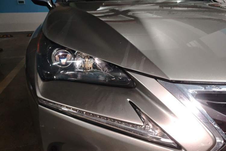 Used Lexus NX 2015 200 Front-Wheel Drive X-Trail SE Edition Right Front Headlight