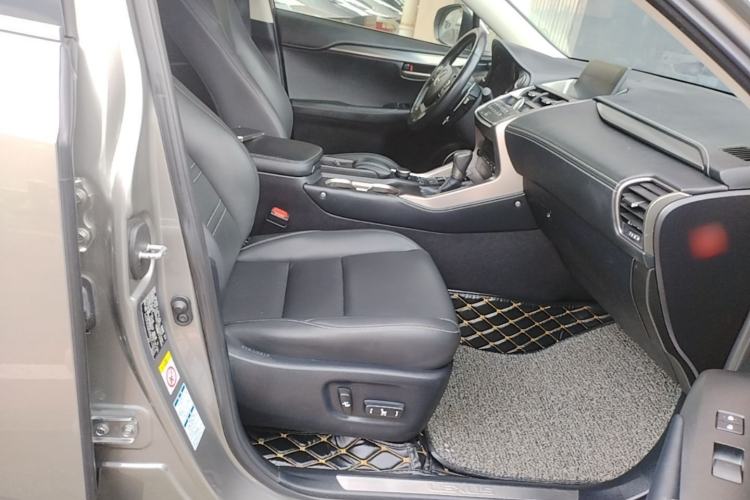 Used Lexus NX 2015 200T All-Wheel-Drive Fēngshàng Edition Right Front Seat