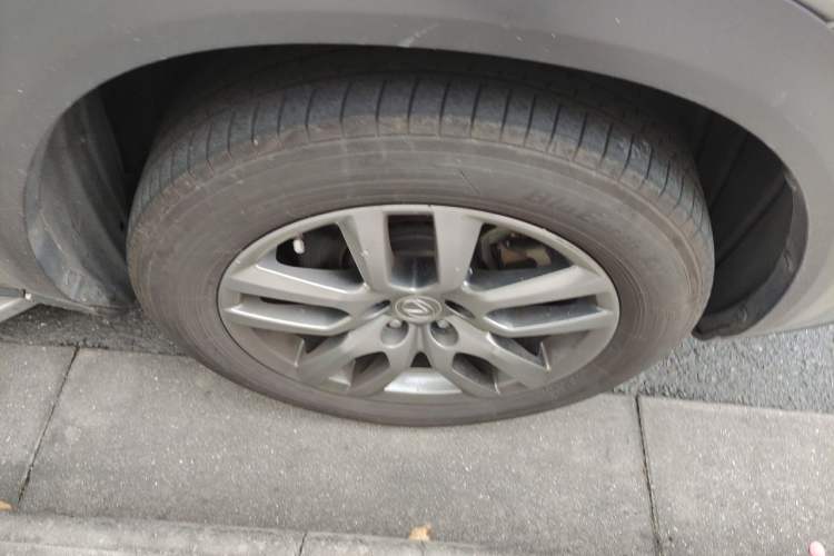 Used Lexus NX 2015 200T All-Wheel-Drive Fēngshàng Edition Right Front Wheel Hub