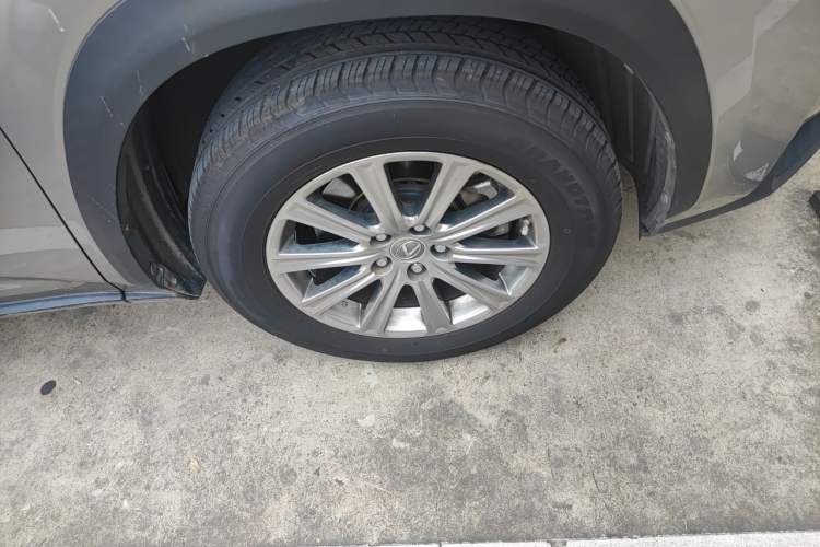 Used Lexus NX 2015 200 Front-Wheel Drive X-Trail SE Edition Right Front Wheel Hub