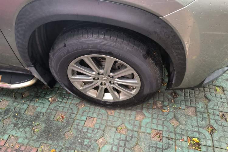 Used Lexus NX 2015 200 Front-Wheel Drive X-Trail SE Edition Right Front Wheel Hub