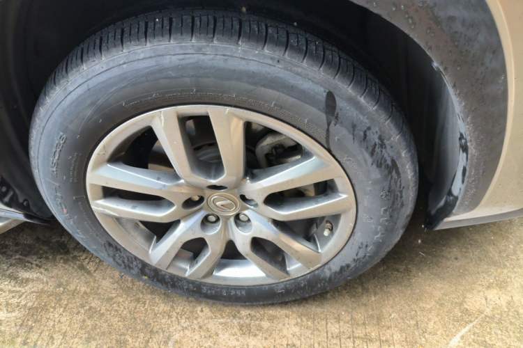 Used Lexus NX 2015 200T All-Wheel-Drive Fēngshàng Edition Right Front Wheel Hub