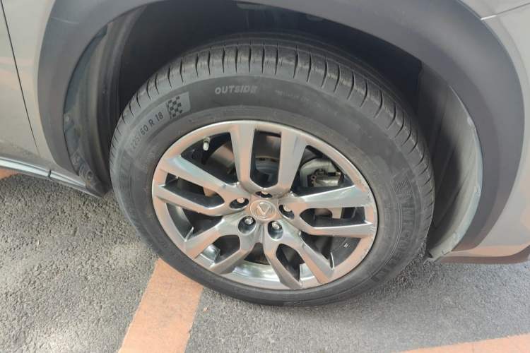 Used Lexus NX 2015 200T All-Wheel-Drive Fēngshàng Edition Right Front Wheel Hub