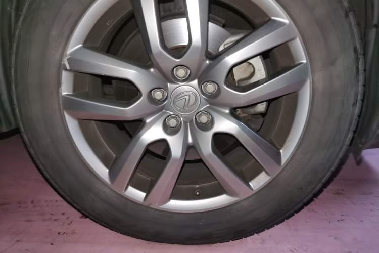 Used Lexus NX 2015 200T All-Wheel-Drive Fēngshàng Edition Right Front Wheel Hub