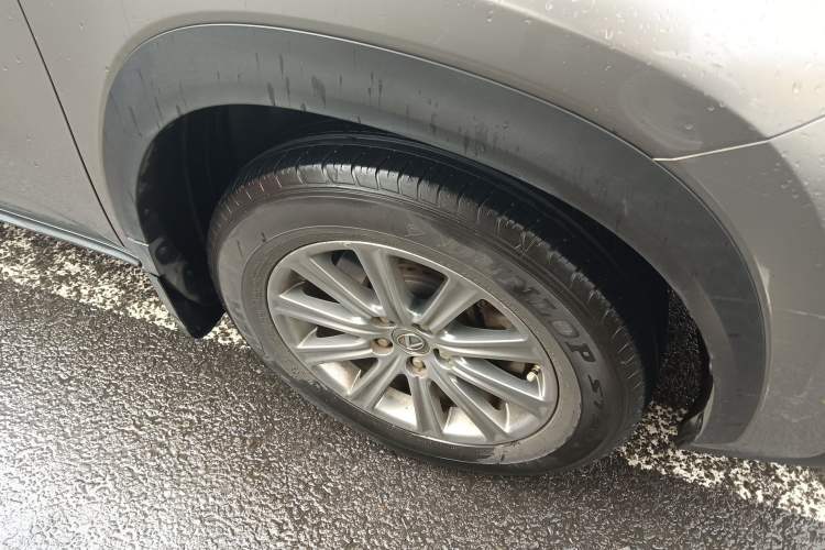 Used Lexus NX 2015 200 Front-Wheel Drive X-Trail SE Edition Right Front Wheel Hub