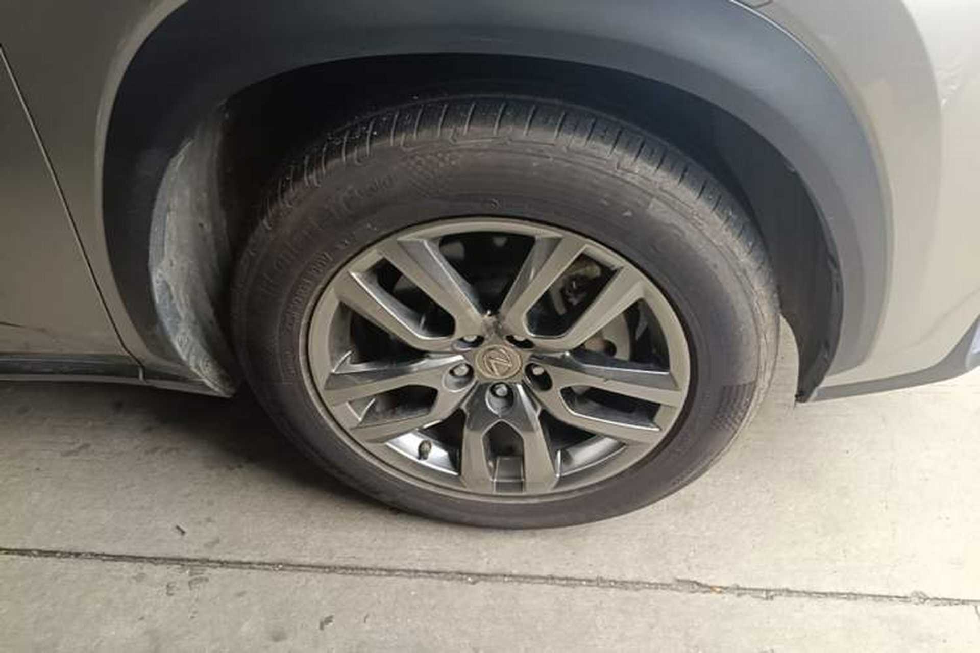 Used Lexus NX 2015 200T All-Wheel-Drive Fēngshàng Edition Right Front Wheel Hub