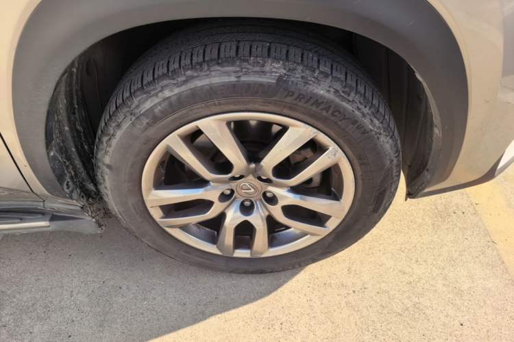 Used Lexus NX 2015 200T All-Wheel-Drive Fēngshàng Edition Right Front Wheel Hub