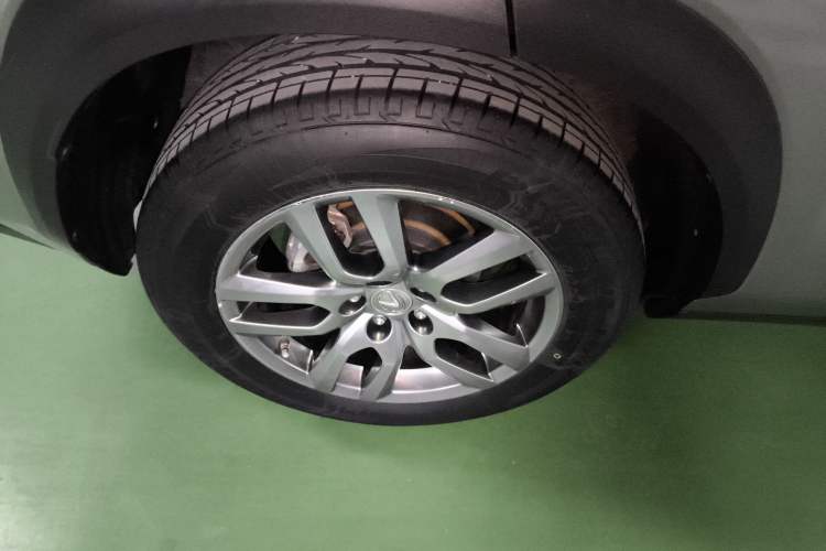 Used Lexus NX 2015 200T All-Wheel-Drive Fēngshàng Edition Right Rear Wheel Hub
