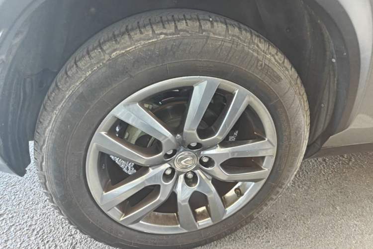 Used Lexus NX 2015 200T All-Wheel-Drive Fēngshàng Edition Right Rear Wheel Hub