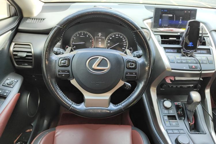 Used Lexus NX 2015 200T All-Wheel-Drive Fēngshàng Edition Steering Wheel