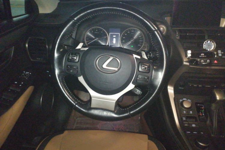 Used Lexus NX 2015 200T All-Wheel-Drive Fēngshàng Edition Steering Wheel