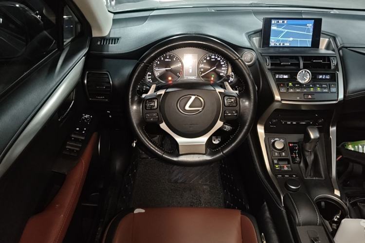 Used Lexus NX 2015 200T All-Wheel-Drive Fēngshàng Edition Steering Wheel