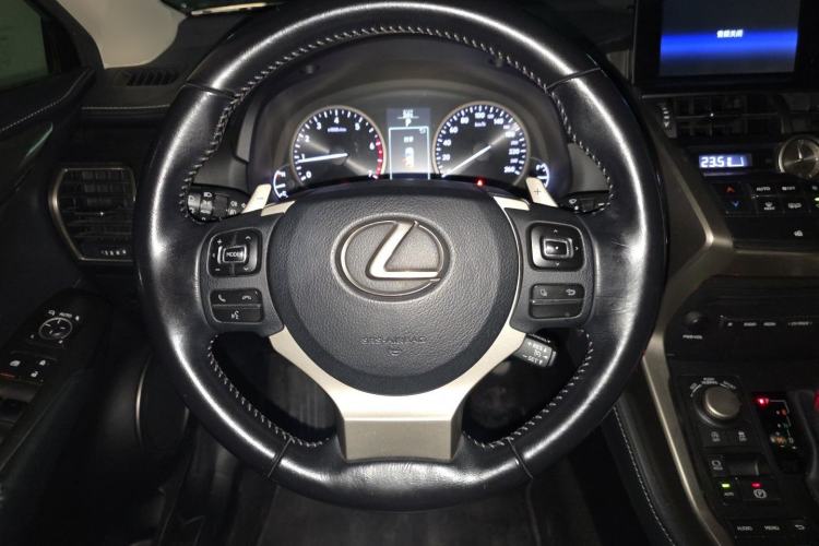 Used Lexus NX 2015 200T All-Wheel-Drive Fēngshàng Edition Steering Wheel