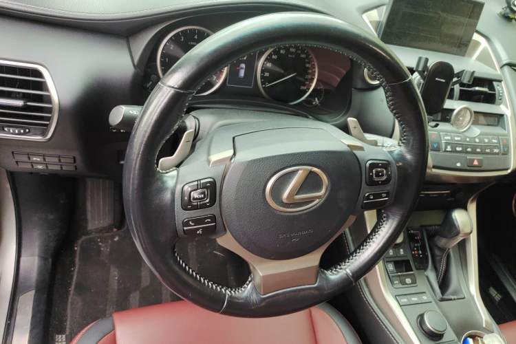 Used Lexus NX 2015 200T All-Wheel-Drive Fēngshàng Edition Steering Wheel