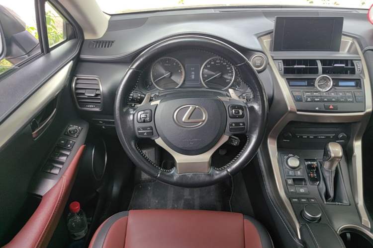 Used Lexus NX 2015 200T All-Wheel-Drive Fēngshàng Edition Steering Wheel