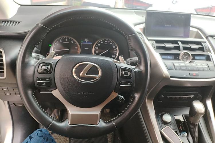 Used Lexus NX 2015 200T All-Wheel-Drive Fēngshàng Edition Steering Wheel