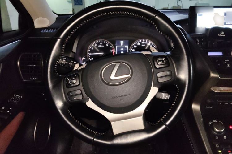 Used Lexus NX 2015 200T All-Wheel-Drive Fēngshàng Edition Steering Wheel