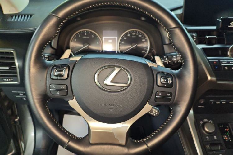 Used Lexus NX 2015 200T All-Wheel-Drive Fēngshàng Edition Steering Wheel