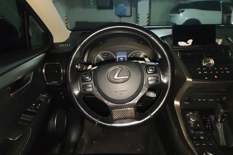 Used Lexus NX 2015 200T All-Wheel-Drive Fēngshàng Edition Steering Wheel