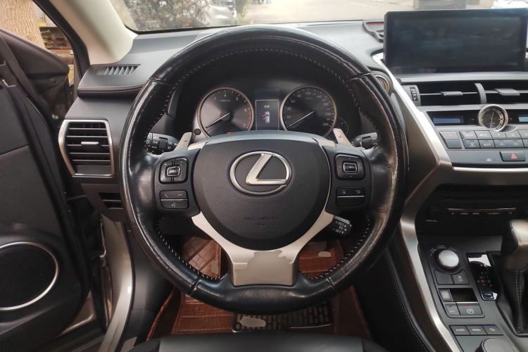 Used Lexus NX 2015 200T All-Wheel-Drive Fēngshàng Edition Steering Wheel