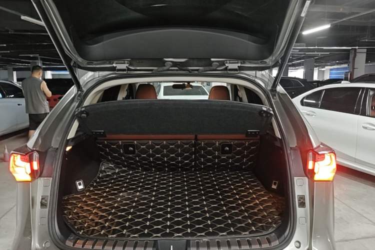 Used Lexus NX 2015 200T All-Wheel-Drive Fēngshàng Edition Trunk