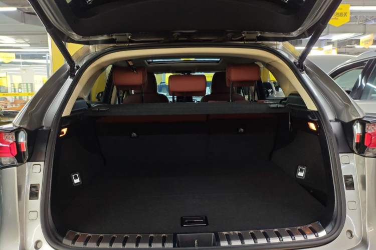 Used Lexus NX 2015 200T All-Wheel-Drive Fēngshàng Edition Trunk