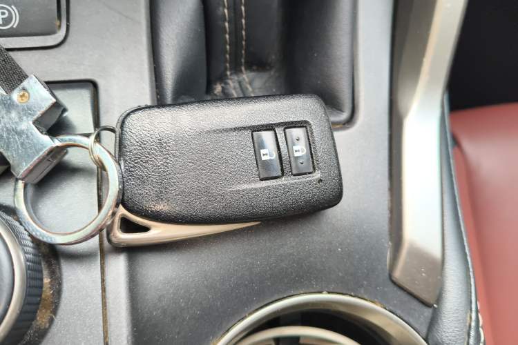 Used Lexus NX 2015 200T All-Wheel-Drive Fēngshàng Edition Vehicle Key