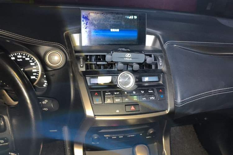Used Lexus NX 2015 200T All-Wheel-Drive Fēngshàng Edition Audio And AC Panel