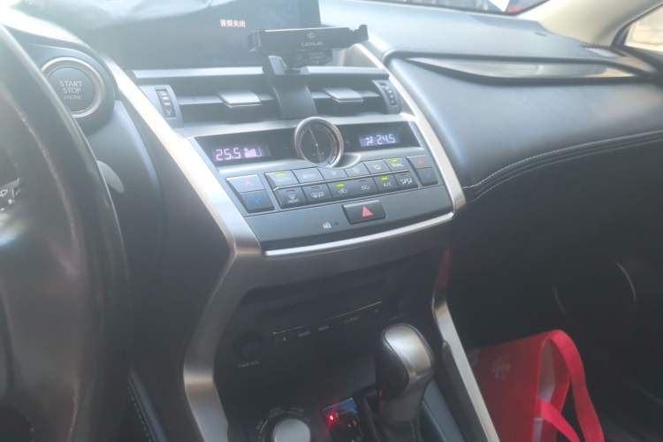 Used Lexus NX 2015 200 Front-Wheel Drive X-Trail SE Edition Audio And AC Panel