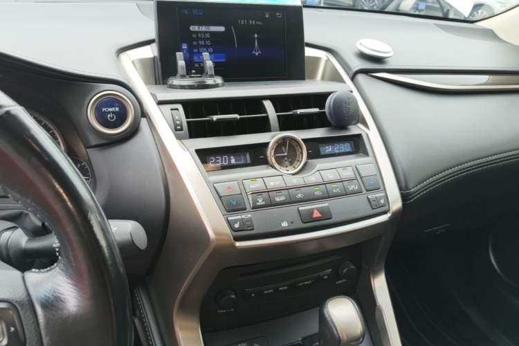 Used Lexus NX 2015 300h All-Wheel-Drive Fēngzhì Edition Audio And AC Panel