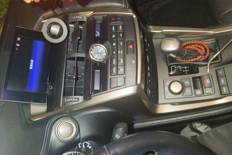 Used Lexus NX 2015 200T All-Wheel-Drive Fēngshàng Edition Audio And AC Panel