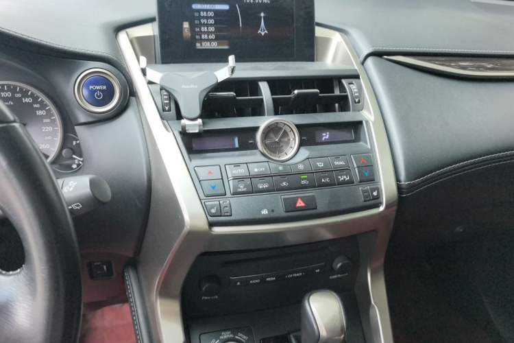 Used Lexus NX 2015 300h All-Wheel-Drive Fēngzhì Edition Audio And AC Panel