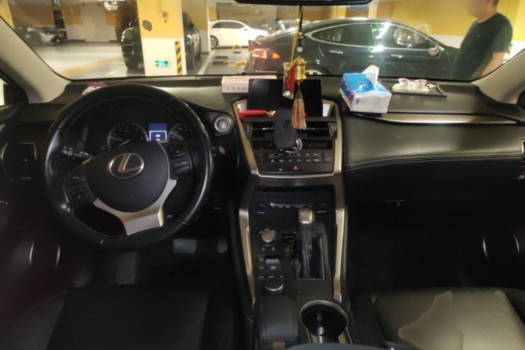 Used Lexus NX 2015 200 Front-Wheel Drive X-Trail SE Edition Center Console
