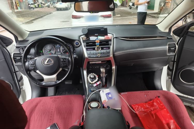 Used Lexus NX 2015 300h All-Wheel-Drive Fēngzhì Edition Center Console