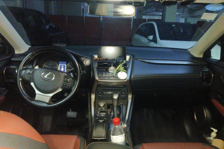 Used Lexus NX 2015 200T All-Wheel-Drive Fēngshàng Edition Center Console