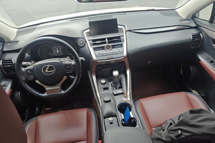 Used Lexus NX 2015 200T All-Wheel-Drive Fēngshàng Edition Center Console