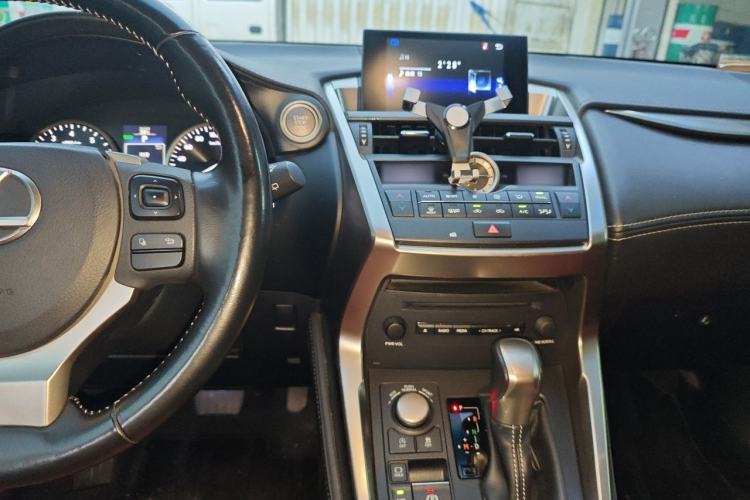 Used Lexus NX 2015 200 Front-Wheel Drive X-Trail SE Edition Center Console