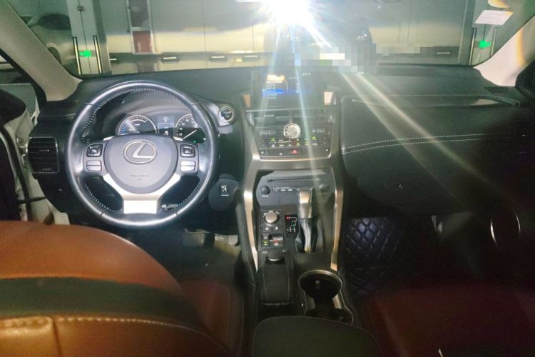 Used Lexus NX 2015 300h Front-Drive Fēngshàng Edition Center Console