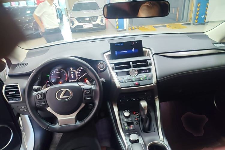 Used Lexus NX 2015 200T All-Wheel-Drive Fēngshàng Edition Center Console