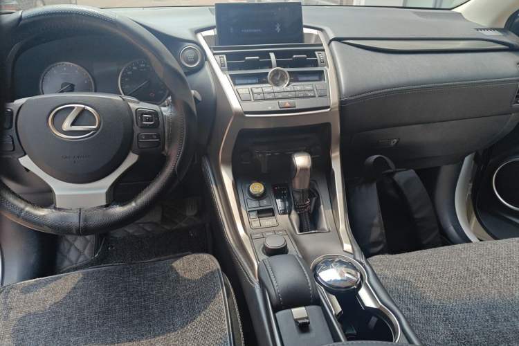 Used Lexus NX 2015 200 Front-Wheel Drive X-Trail SE Edition Center Console