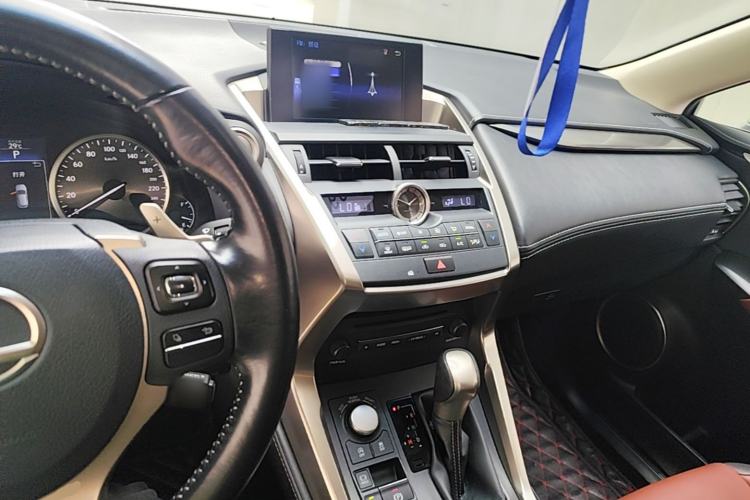 Used Lexus NX 2015 200T All-Wheel-Drive Fēngshàng Edition Center Console