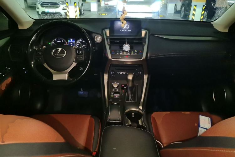 Used Lexus NX 2015 200T All-Wheel-Drive Fēngshàng Edition Center Console